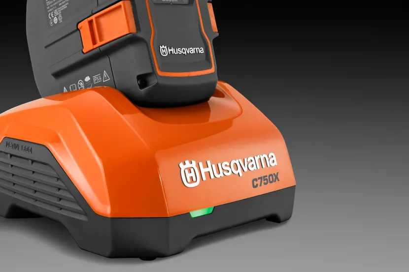 CARGADOR RAPIDO HUSQVARNA 40-C750X 750W - Imagen 3